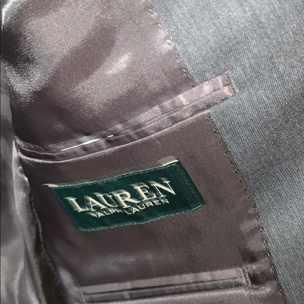 One jacket - Picture 3 of 8